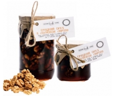 Грецкий орех в сосновом сиропе Грецкий орех в сосновом сиропе